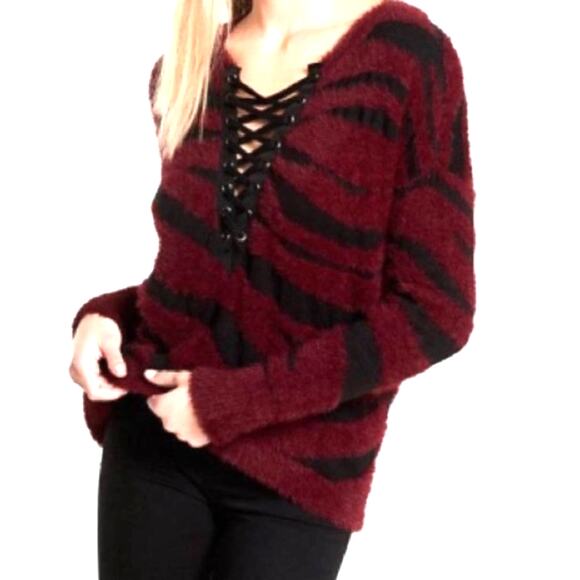 NWT Express Fuzzy sweater size petite small - Picture 1 of 6